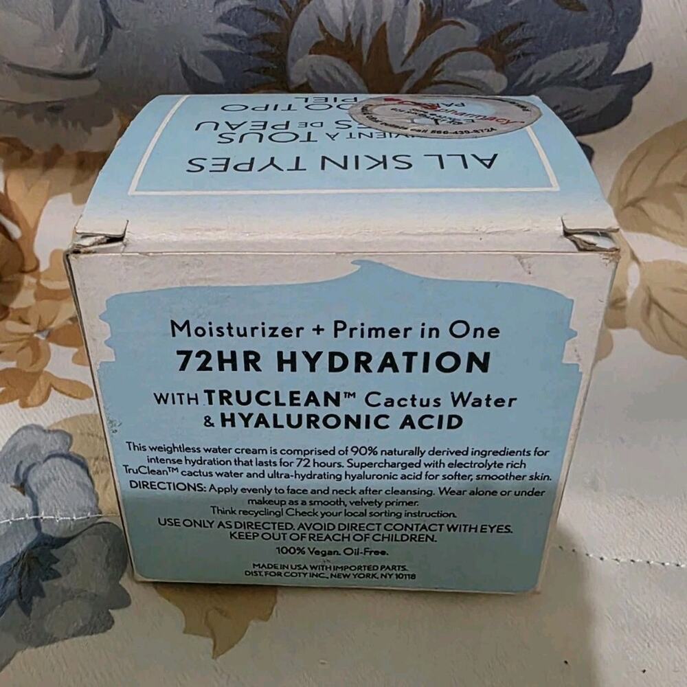 CoverGirl Clean Fresh Weightless Water Cream Hydrating Moisturizer 60mL